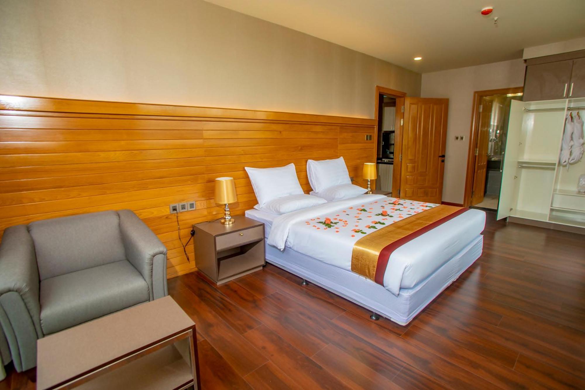 Prestige Residences At Golden Valley By Grand United Hospitality Yangon Exteriör bild
